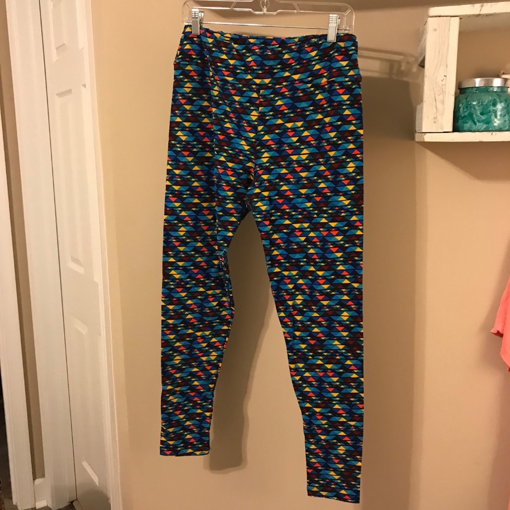 LulaRoe Tall & Curvy Leggings Colorful Triangles